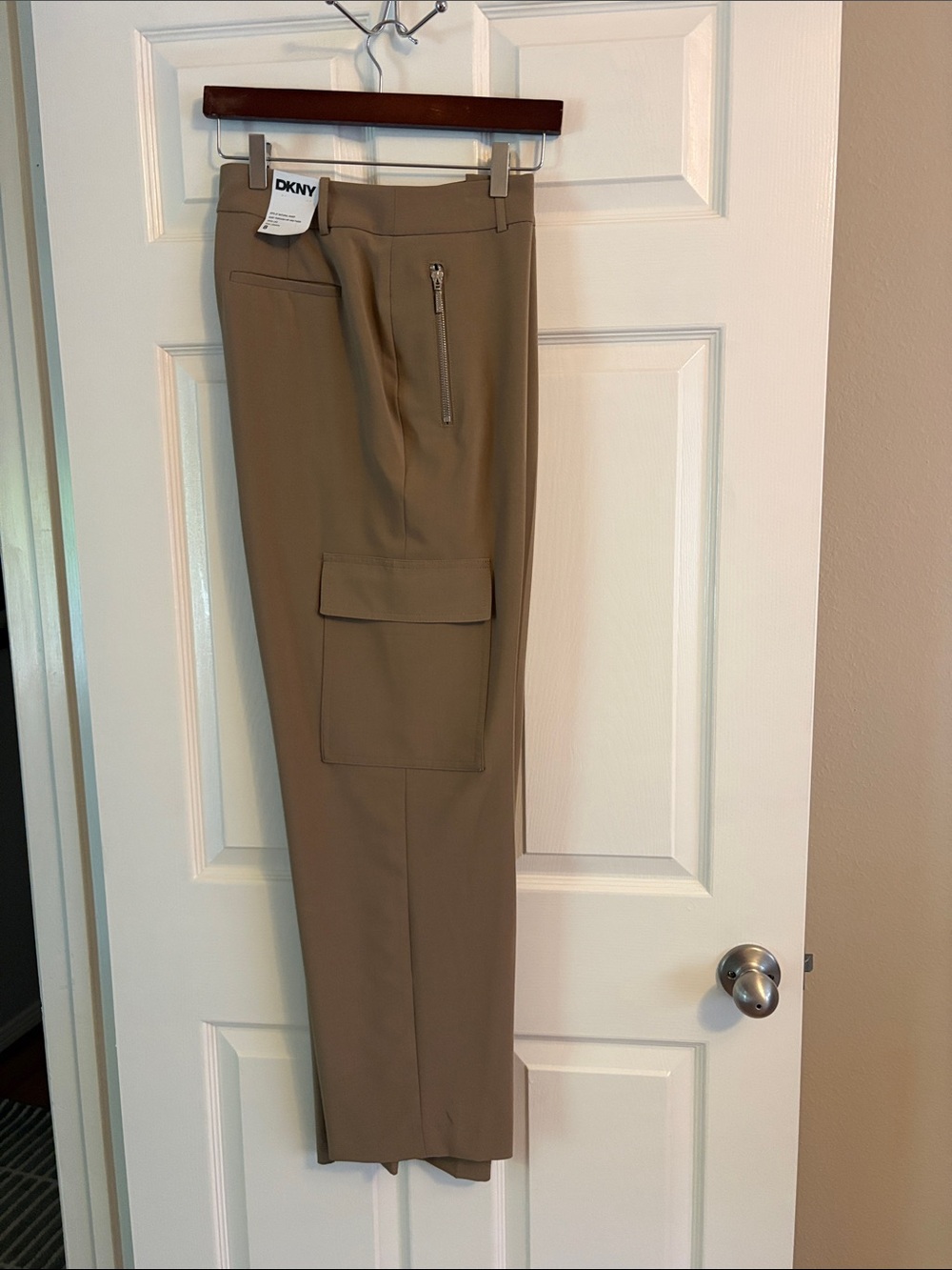 DKNY ladies Khaki Dressy Cargo Pants, size 8